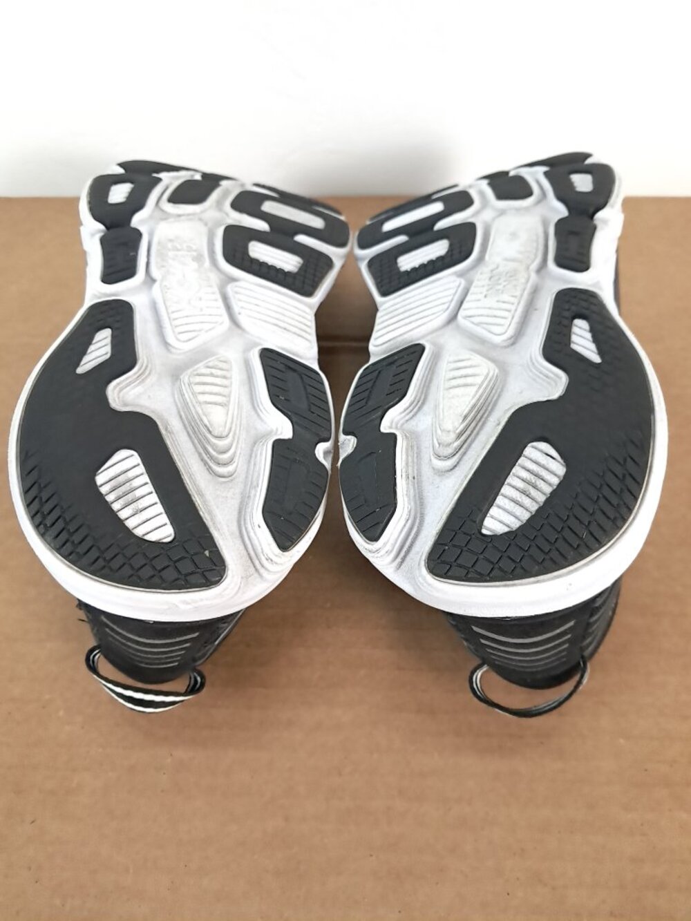Hoka One One Bondi 7 Shoes Women Size 8 Black Sneakers Athletic 1110519 BWHT - Picture 13 of 16